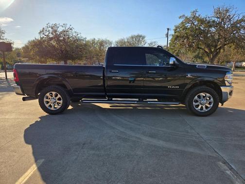 2020 RAM 3500 Laramie Crew Cab 4x4 8' Box