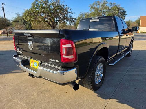 2020 RAM 3500 Laramie Crew Cab 4x4 8' Box