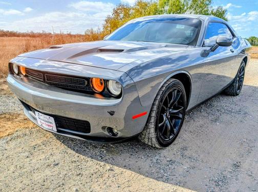 2017 Dodge Challenger SXT