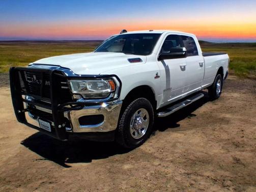2021 RAM 2500 Big Horn Crew Cab 4x4 8' Box