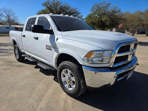 2017 RAM 2500 Tradesman Crew Cab 4x4 6'4' Box