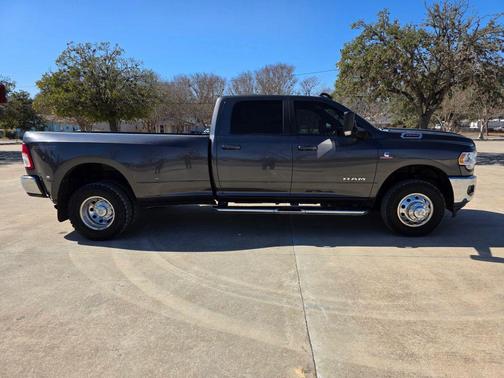 2022 RAM 3500 Lone Star Crew Cab 4x4 8' Box