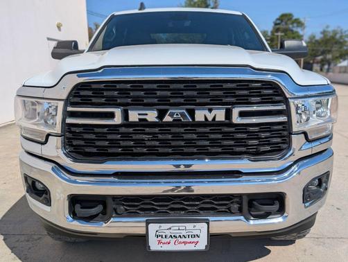 2022 RAM 2500 Big Horn Crew Cab 4x4 6'4' Box
