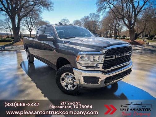 2022 RAM 3500 Lone Star Crew Cab 4x4 8' Box