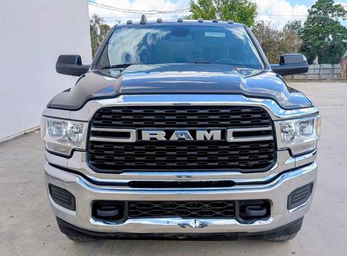 2022 RAM 3500 Lone Star Crew Cab 4x4 8' Box