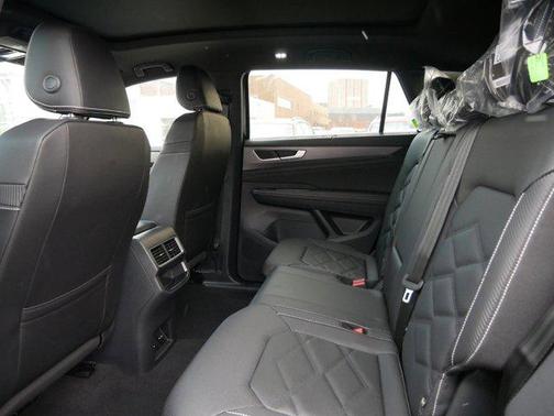 2025 Volkswagen Atlas Cross Sport 2.0T SE w/Technology 4MOTION