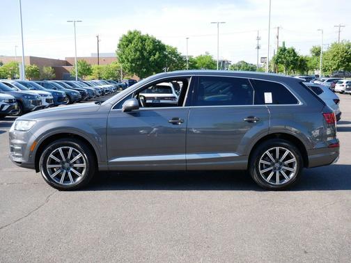 Samurai Gray Metallic 2019 Audi Q7 55 Premium Plus