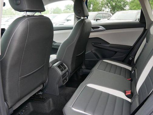 2025 Volkswagen Taos 1.5T SEL
