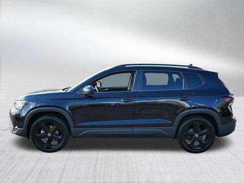2025 Volkswagen Taos 1.5T SE Black