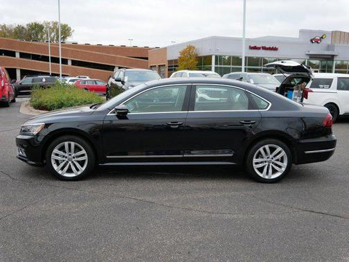 2018 Volkswagen Passat 2.0T SEL Premium