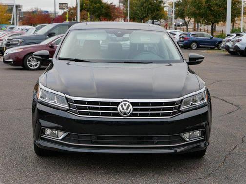 2018 Volkswagen Passat 2.0T SEL Premium
