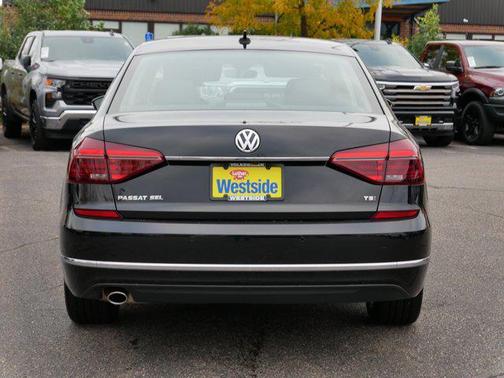 2018 Volkswagen Passat 2.0T SEL Premium