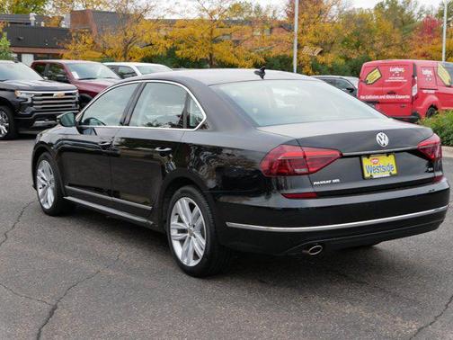 2018 Volkswagen Passat 2.0T SEL Premium
