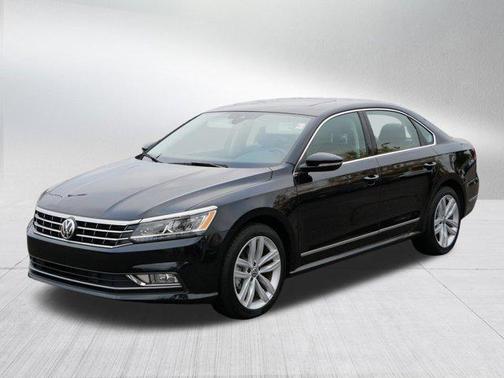 2018 Volkswagen Passat 2.0T SEL Premium