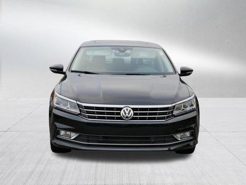 2018 Volkswagen Passat 2.0T SEL Premium