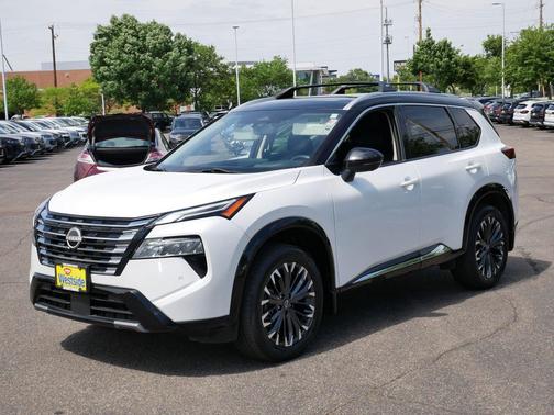 Everest White Pearl/Super Black 2024 Nissan Rogue Platinum