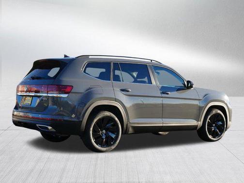 2025 Volkswagen Atlas 2.0T SE w/Technology 4MOTION