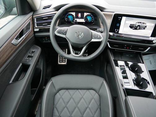 2025 Volkswagen Atlas 2.0T SEL Premium R-Line 4MOTION