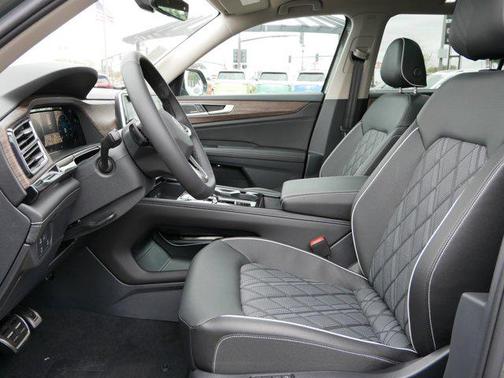2025 Volkswagen Atlas 2.0T SEL Premium R-Line 4MOTION