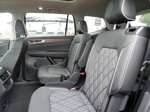 2025 Volkswagen Atlas 2.0T SEL Premium R-Line 4MOTION
