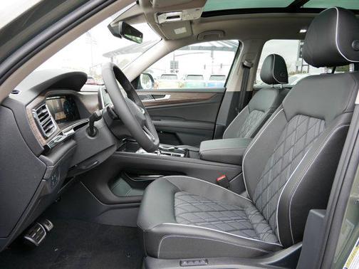 2025 Volkswagen Atlas 2.0T SEL Premium R-Line 4MOTION