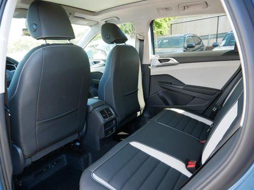 2025 Volkswagen Taos 1.5T SEL