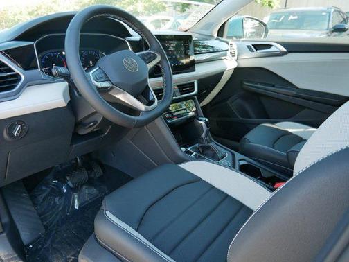 2025 Volkswagen Taos 1.5T SEL
