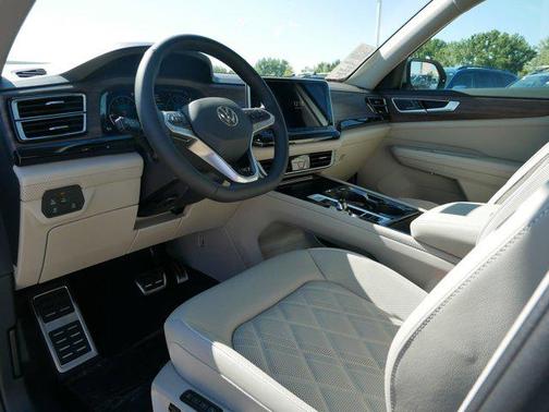 2026 Volkswagen Atlas 2.0T SEL Premium R-Line 4MOTION