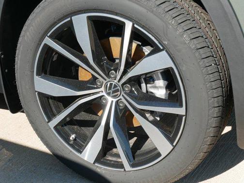 2026 Volkswagen Atlas 2.0T SEL Premium R-Line 4MOTION