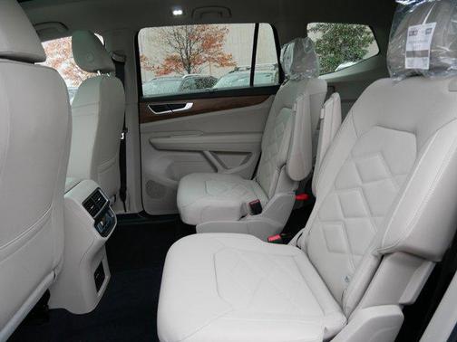 2026 Volkswagen Atlas 2.0T SE w/Technology 4MOTION