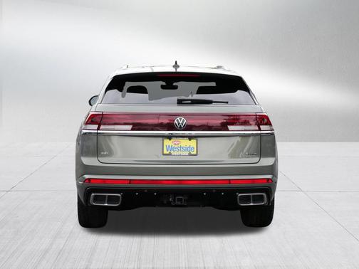 avocado green pearl 2026 Volkswagen Atlas Cross Sport 2.0T SEL Premium