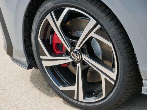 2025 Volkswagen Golf GTI 2.0T SE DSG