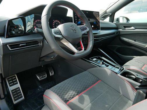 2025 Volkswagen Golf GTI 2.0T SE DSG