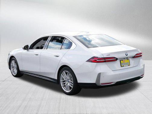 2025 BMW 530 i xDrive