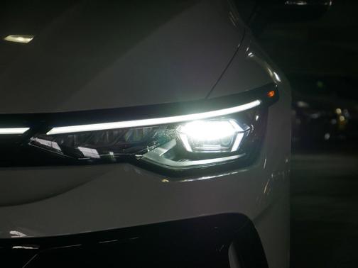 pure white 2026 Volkswagen Golf R 2.0T DSG
