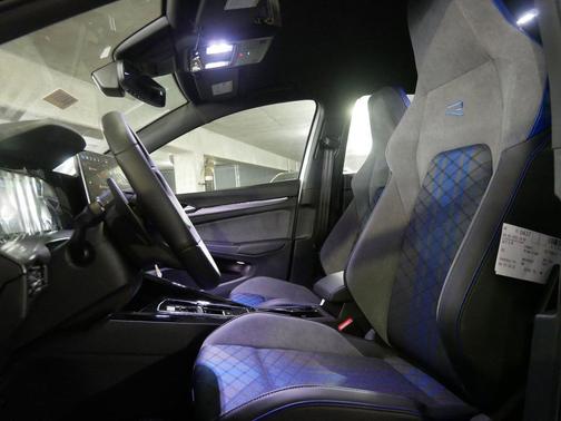 pure white 2026 Volkswagen Golf R 2.0T DSG
