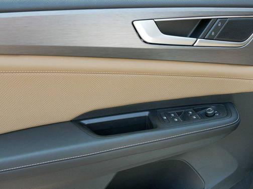 2025 Volkswagen Atlas Cross Sport 2.0T SE