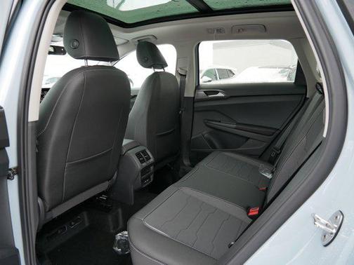 2026 Volkswagen Taos SE Black