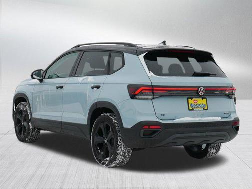 2026 Volkswagen Taos SE Black