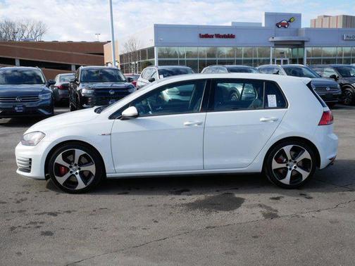 2017 Volkswagen Golf GTI 2.0T SE 4-Door