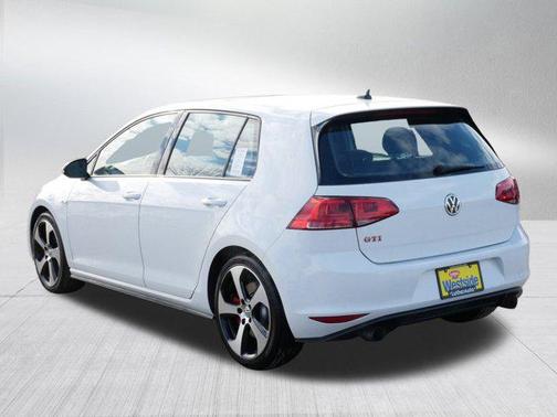 2017 Volkswagen Golf GTI 2.0T SE 4-Door