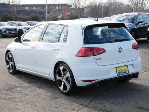 2017 Volkswagen Golf GTI 2.0T SE 4-Door