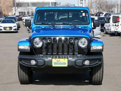 Hydro Blue Pearlcoat 2022 Jeep Gladiator Willys 4x4