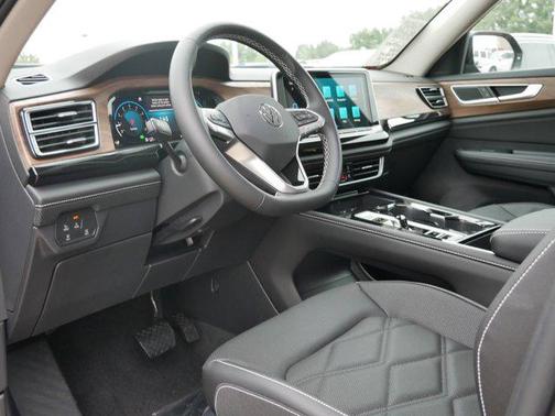 2026 Volkswagen Atlas 2.0T SE w/Technology 4MOTION