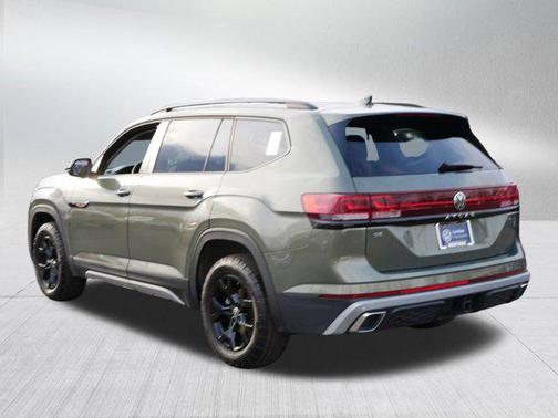 2024 Volkswagen Atlas 2.0T SE w/Technology 4MOTION