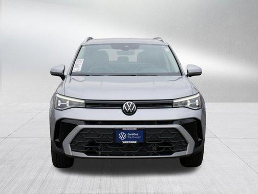Pyrite Silver Metallic 2025 Volkswagen Taos 1.5T SE
