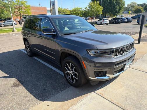 Baltic Gray Metallic Clearcoat 2023 Jeep Grand Cherokee L Limited