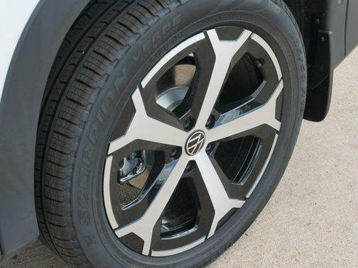 2025 Volkswagen Tiguan 2.0T SE 4MOTION