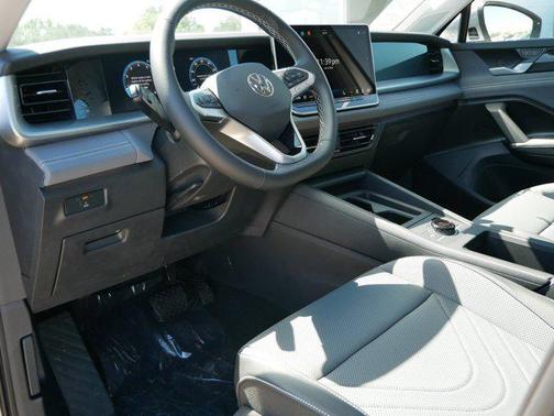 2025 Volkswagen Tiguan 2.0T SE 4MOTION