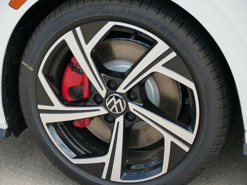 2025 Volkswagen Golf GTI 2.0T SE DSG
